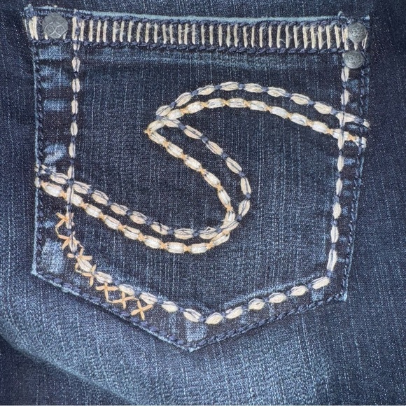 Silver AIKO Women’s Denim Jeans Size 30/31 NWOT Bootcut Dark With Fading Lowrise - Picture 5 of 9